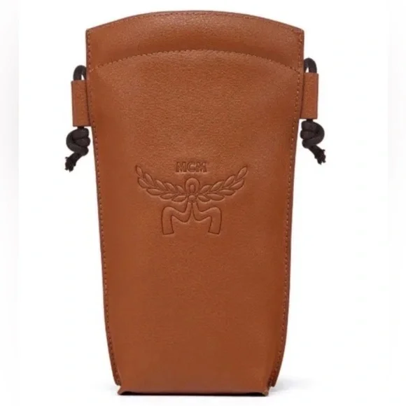 🤍 MCM Shiny White Butterfly Sunglasses – NWT includes crossbody bag - Picture 6 of 8